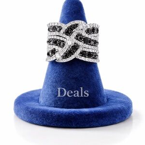 Elegant Black and Silver Women's Ring